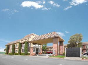 Best Western Kings Inn Corona