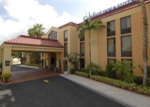 Comfort Inn & Suites Lantana