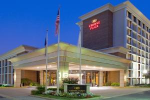 Crowne Plaza Hotel McLean
