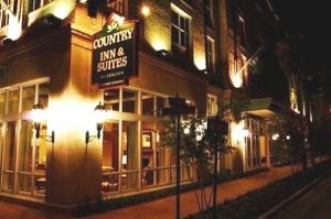 Country Inn & Suites Savannah
