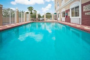 Country Inn & Suites by Carlson Pinellas Park