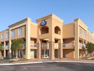 Days Inn & Suites Greenville