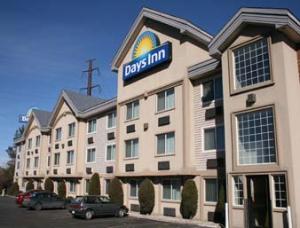 Days Inn & Suites Golden