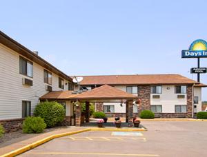 Days Inn & Suites Davenport