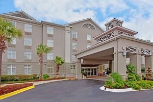 Holiday Inn Express Suites Northwoods Mall