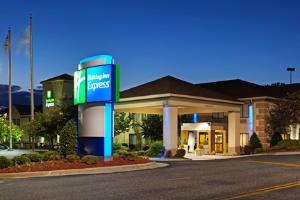 Holiday Inn Express US 74 Shelby