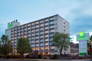 Holiday Inn Somerville