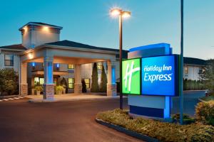 Holiday Inn Express Hotel Vernon