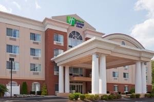 Holiday Inn Express Suites Middleborough