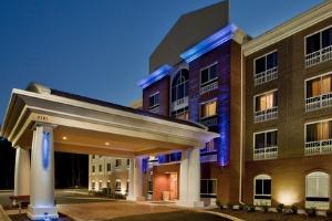 Holiday Inn Express Hotel & Suites SW Raleigh