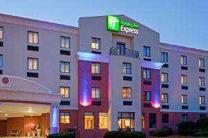 Holiday Inn Express Hotel Saugus