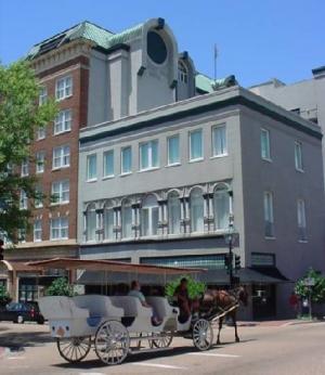 Natchez Eola Hotel