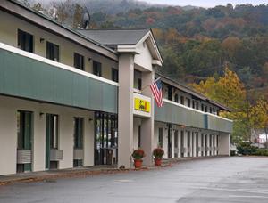 Super 8 Hotel White River Junction