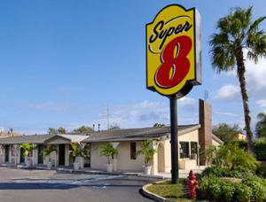 Super 8 Hotel Lantana