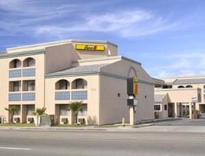 Super 8 Hotel Escondido