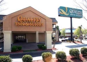 Quality Inn & Suites Austell