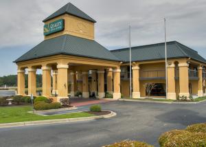 Quality Inn & Suites Civic Center Florence