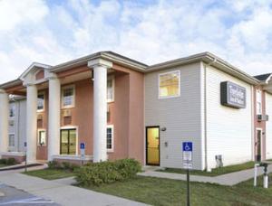 Travelodge Inn & Suites Pensacola