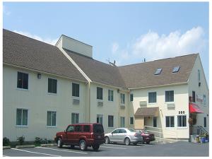 Red Carpet Inn New London