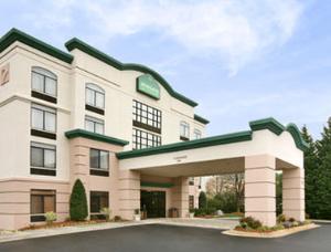 Wingate by Wyndham Hotel Garner