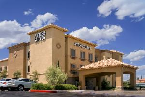 Ayres Suites Corona