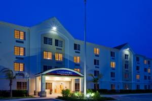 Candlewood Suites Palm Shores