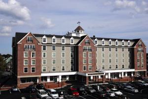 Salem Waterfront Hotel